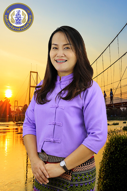 นางสาวนริสรา ทองพ่อค้า